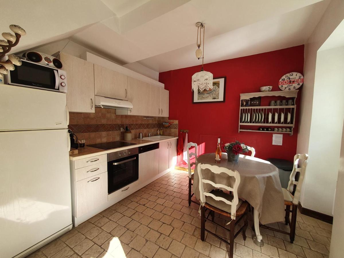 L'Angelus, Gite De Charme Au Coeur Du Vieux Village De Sablet Exteriör bild