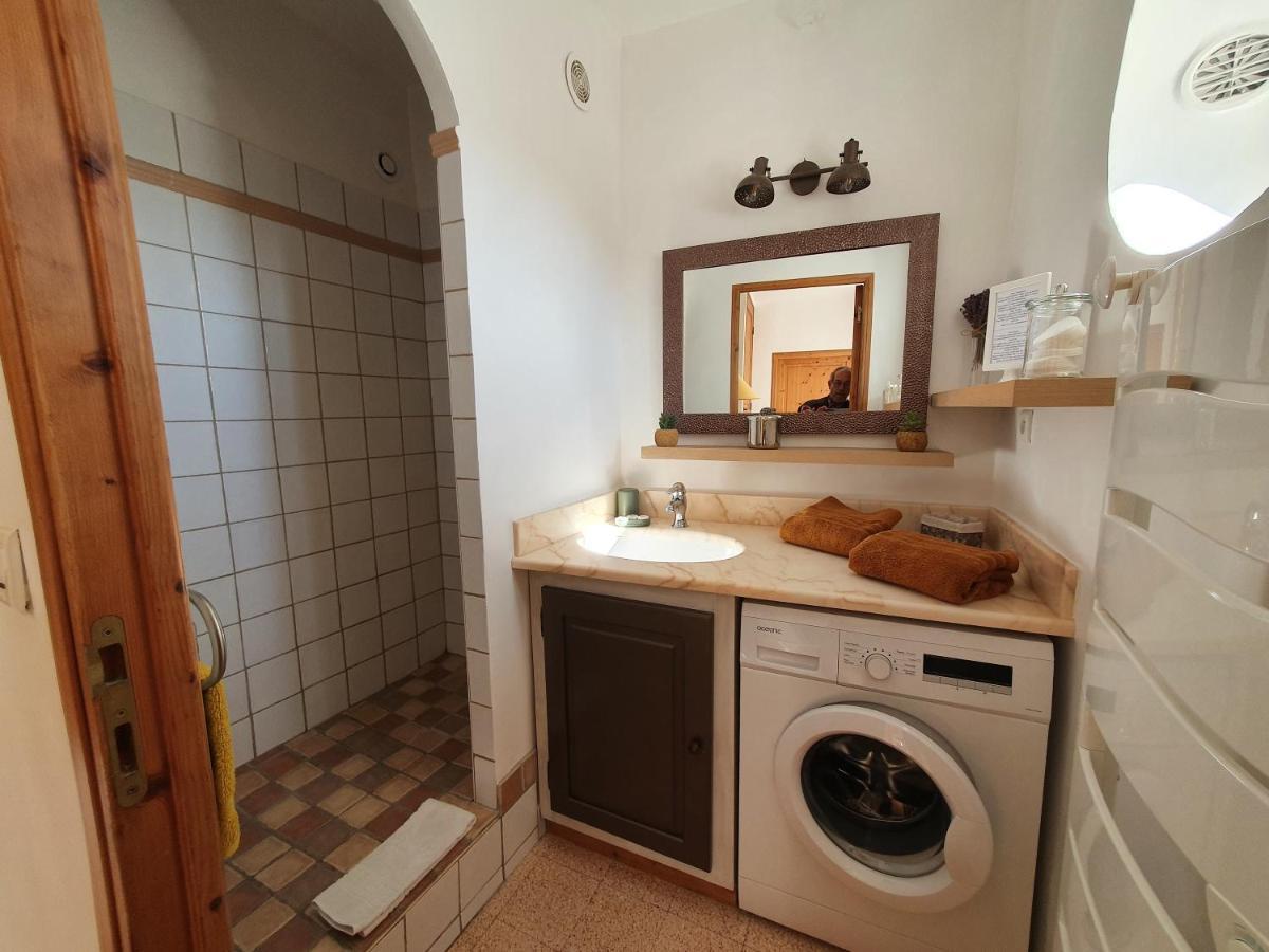 L'Angelus, Gite De Charme Au Coeur Du Vieux Village De Sablet Exteriör bild